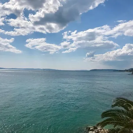 Taras アパート スプリト