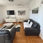 Taras Apartment